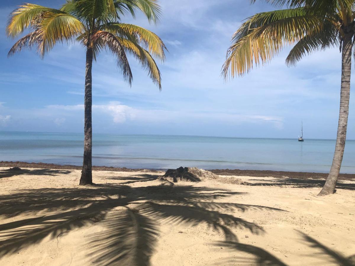 Marriott White Sands, Beachfront Condo At Negril Beach Club Exterior foto