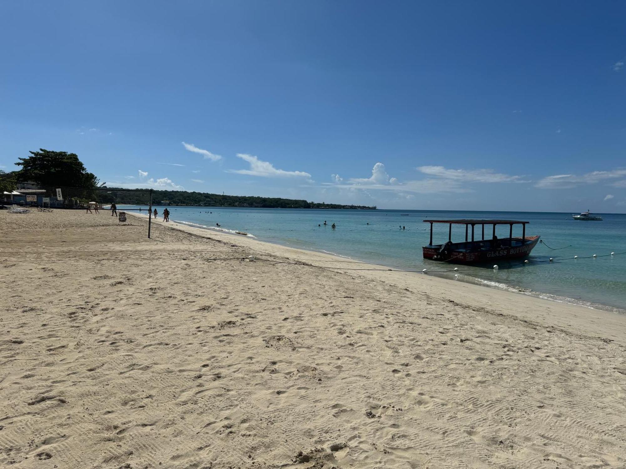 Marriott White Sands, Beachfront Condo At Negril Beach Club Exterior foto