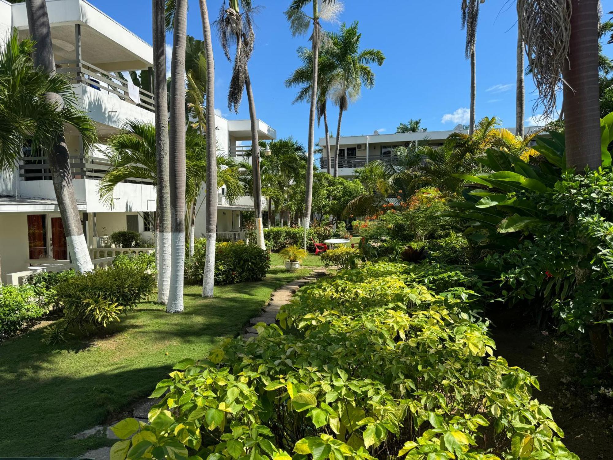 Marriott White Sands, Beachfront Condo At Negril Beach Club Exterior foto